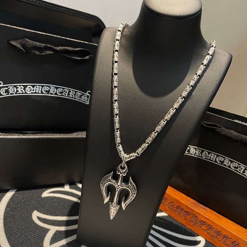 Ch*0me He**ts necklaces
